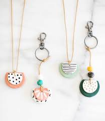 Auch wenn ich drei unterschiedliche ketten aus fimo gestaltet habe, so sind die arbeitsschritte eigentlich immer die gleichen. Pin Auf Diy Schmuck