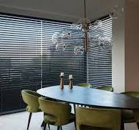 Houten jaloezieën op maat? Nu met gratis advies aan huis