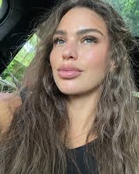 Sara Conner's Instagram, Twitter & Facebook