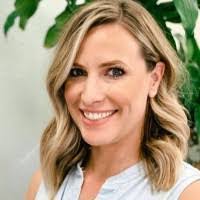 Erin Hanks's Instagram, Twitter & Facebook