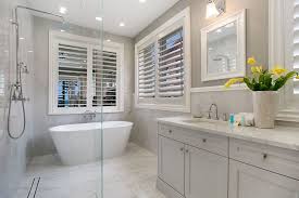Hamptons Beachfront Holiday Home Gold Coast Offers An Unparalleled Level Of Comfort Style And Ho Hampton Style Bathrooms Bathroom Design Decor Bathroom Styling