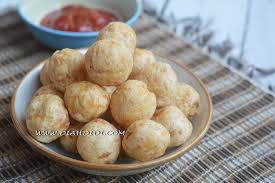 Apakah anda tertarik untuk membuat bakso sendiri di rumah? Diah Didi S Kitchen Bakso Goreng Ayam Mie