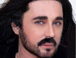 Giovanni scialpi (parma, 14 maggio 1962) è un cantante e attore italiano con il nome d'arte scialpi e shalpy che nel luglio del 2015 ha fatto coming out. Shalpy Racconta Il Suo Dramma Sono Disposto A Tutto Pur Di Uscirne
