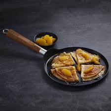 The Eetrite Cookware Range Spans From High Quality Non Stick Pans To Colourful Cast Iron Cookware Marcomb Lovet Cooking Kitchen Cookware Cast Iron Cookware