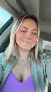 Hannah Hague's Instagram, Twitter & Facebook