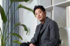 Immerse yourself in shows like running man, and see ryan reynolds make an appearance. Ha Jung Woo Opens Up About His Experience Being Blackmailed By Celebrity Phone Hacker Soompi
