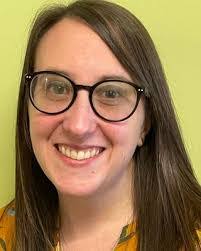 Kari Randall's Instagram, Twitter & Facebook