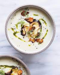 Jerusalem Artichoke Soup With Parsley Oil And Veggie Chips By Wellandvibrant Quick Easy Recipe The Feedfeed Recipe Jerusalem Artichoke Recipe Artichoke Recipes Hot Soup Recipes