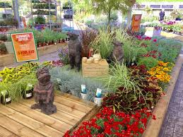 Wind In The Willows Display At Derby Garden Centre Using Home Garden Ornaments Sadovyj Centr Rasteniya