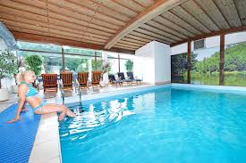 Hotel Pfalzer Wald Mit Hallenbad Pool 3 Sterne Hotel Erfweiler Dahner Felsenland Pfalzerwald Naturpark Pfalzerwald Wanderregion Wandertouren Aktivurlaub