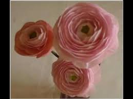 Fleurs en papier sont des fleurs peu coûteuses qui sont constitués de différents types de papier, même le papier de soie. Paper Flower Ranunculus Persian Buttercup Youtube Paper Flower Video Paper Flowers How To Make Paper Flowers