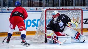 Estatísticas da carreira (partidas jogadas, golos, assistências) e o historial das transferências. Omsk Ted Je Tady Nova Mise Hlasi Hrubec Hokej Uz Mu Chybel Hokej Cz Web Ceskeho Hokeje
