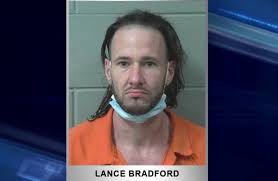 Cette image montre une très grand façade en bois blanche traditionnelle à un étage avec un toit à deux pans. Maine Man Breaks Into Multiple Homes Assaults Owner