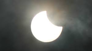 Gerhana matahari cincin bisa dilihat di sejumlah wilayah indonesia hari ini, kamis (26/12/2019). Jam Berapa Gerhana Matahari Di Indonesia Hari Ini Dimulai Kumparan Com