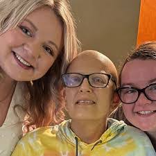 Angela Cupp's Instagram, Twitter & Facebook