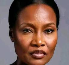 I remember seeing this cartoon during the "Cartoon Cartoon" segements from  Cartoon Network. Never have I thought that this would in time evolve to  what we now know as Family Guy. |