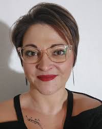 Claire Mayer's Instagram, Twitter & Facebook