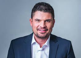 03921_epple_the essential_A3.indd