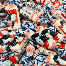 I hope the happiness that i have mixed in this lab will make people feel happy and forget about their problems whenever they see my works. 100g White Rabbit Creamy Milk Candy Gula Susu Arnab Omyfood