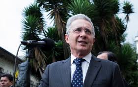 Bienvenidos a la cuenta oficial de twitter de álvaro uribe vélez. Historia Y Testimonios De Las Masacres Que Salpican A Alvaro Uribe Pacifista