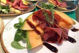 Darin, wie wir speisen zubereiten und präsentieren, zeigt sich unsere ganze hingabe zur. Ort Veganani Veganes Catering Lifeguide Augsburg