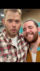 What a genuinely nice guy! He touched my hand ✋🏻 lol 😝