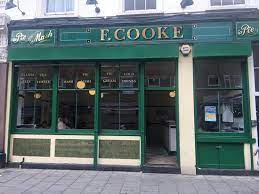 So imagine my surprise when today, while looking for a spot of lunch, i found jellied eels, pies and mash hiding behind some scaffolding on hoxton street. F Cooke Yummmo Picture Of F Cooke London Tripadvisor