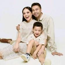 Nagita slavina's husband's statement began when boy william asked raffi ahmad to reveal the 3 requests he had. Raffi Ahmad Dan Nagita Slavina Fans Photos Facebook