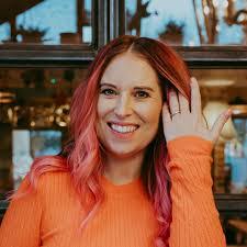 Hannah Roper's Instagram, Twitter & Facebook