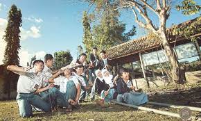 Foto tahunan tema maskulin / 20+ koleski terbaru c. 10 Ide Buku Tahunan Yang Populer Di Kalangan Anak Sekolah Percetakan Jogja Full Warna Tempat Mencetak Buku Kalender Undangan Map Hang Tag Pricet Tag Buku Tahunan Buku Tabungan Tas Kertas