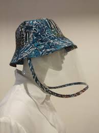 Sedangkan warna hitamnya kurang satu, maka sudah pasti dikepalanyalah topi hitam ganjil berada. Lindungi Diri Dengan Topi Anti Corona Lansiran Alleira Batik
