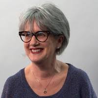 Correo electrónico y teléfono de Kathy Tinney