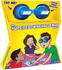 Para adivinar, cada jugador debe realizar una serie de preguntas claves. Amazon Com The Upsidedownchallenge Game Para Ninos Y Familia Desafios Divertidos Completos Con Gafas Al Reves Juego Divertido Para La Noche De Juego Y Fiestas Mayores De 8 Anos Toys Games