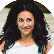 Wendy Squire's Instagram, Twitter & Facebook