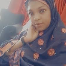 The last woman refused to collect the money, she said (ki ajiye min ah  kasa) that i should drop the money