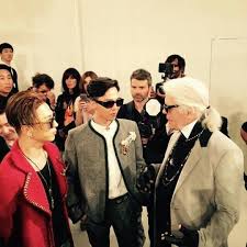 Taeyang G Dragon With Karl Lagerfeld In Chanel Cruise Show In Seoul Taeyang Choi Siwon G Dragon