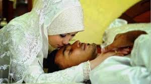 5 gaya hubungan pasutri yang dilarang dalam agama islam. Tata Cara Berhubungan Intim Suami Istri Menurut Islam
