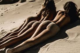 Aktfotografie: Der neue Bildband SENDNUDES | STERN.de