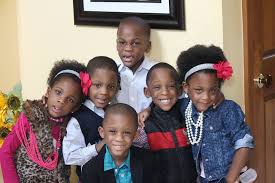 Und schon geht es los mit einer spannenden. So Sieht Ein Leben Mit Sechslingen Aus Echte Mamas