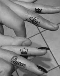Couple King Queen Finger Tattoo Kral Kralice Tac Dovmesi Parmak Eslesen Dovmeler Cift Dovmeler Dovme