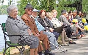 Recalculare punctaje pentru grupele 1 și 2 de muncă pentru pensionarii a căror decizii de pensionare nu au fost recalculate până la 01.07.2015. Mega Veste Pentru Pensionari Cum Afli DacÄƒ PrimeÈ™ti Bani In Plus S A Umblat La Pensii Evenimentul Zilei