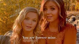 Angelika Moore's Instagram, Twitter & Facebook