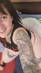 Selfie facesitting on bed - ThisVid.com