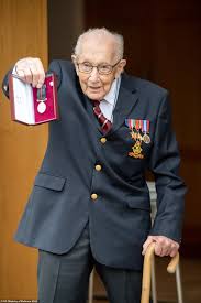 Captain sir thomas moore (born 30 april 1920), popularly known as captain tom, is a former british army officer and centenarian. Alles Gute Zum Geburtstag Oberst Tom Queen Befordert Captain Tom Moore Zu Seinem 100 Geburtstag Nach Welt