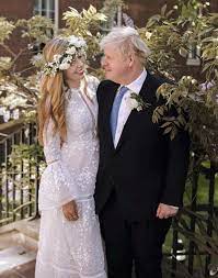 Prime minister boris johnson and his partner, carrie symonds were married on saturday, his office for the prime minister, it is his third marriage. Angkoupoa Sktm