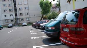 În urma reorganizării administrative a mai multor zone din sectorul 3, primăria a suplimentat numărul locurilor de parcare cu încă 30.000. PrimÄria Sectorului 3 A RenunÅ£at La Ideea De A Inchiria Prin LicitaÅ£ie Locurile De Parcare De