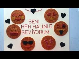 Pet şişe ve kurdale ile şirin bir sepet yapabilirsiniz. El Yapimi Hediye Sevgililer Gunu El Yapimi En Guzel Hediye Emoji Yapimi Youtube