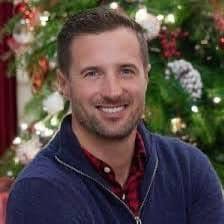 Between Michael Randy, Tyler hynes ,ryan paevey, brennan elliott and Niall  matter who is your favorite actor in Hallmark Christmas movies 💕💕😘