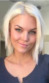 Diana Declue's Instagram, Twitter & Facebook