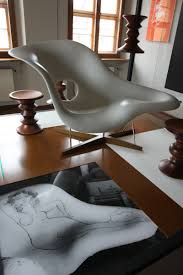 Vitra chaise fauteuil avec rembourrage total eames plastic armchair dax nouvelles dimensions (blanc, coussin jaune/vert tilleul. Eames By Vitra Wasserschloss Klaffenbach Chemnitz La Chaise Smow Blog
